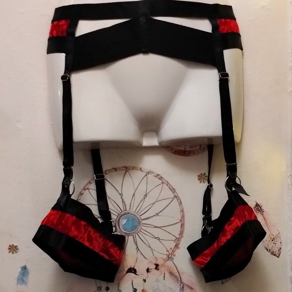 Red Velvet (S) Garter Belt - NWOT